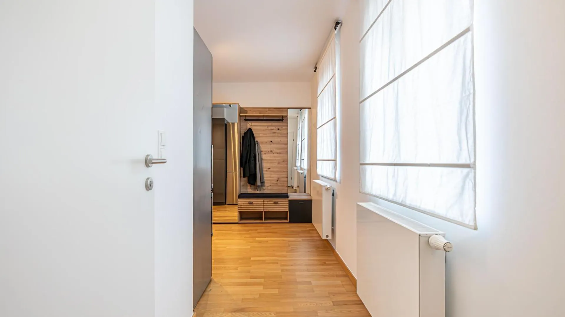 Luxury Penthouse Panorama: Your Vienna Retreatアパートメント
