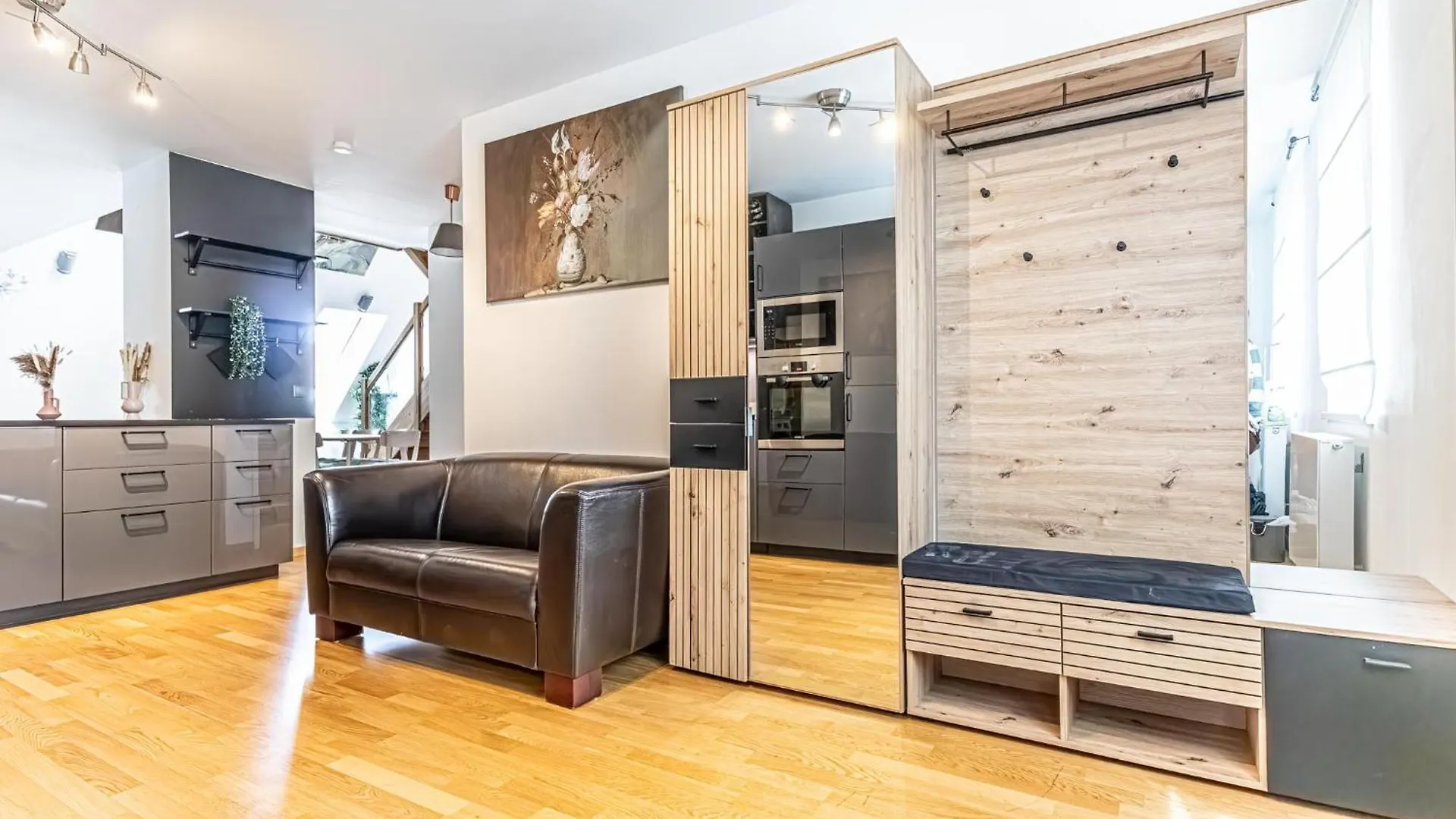 Luxury Penthouse Panorama: Your Vienna Retreat 아파트