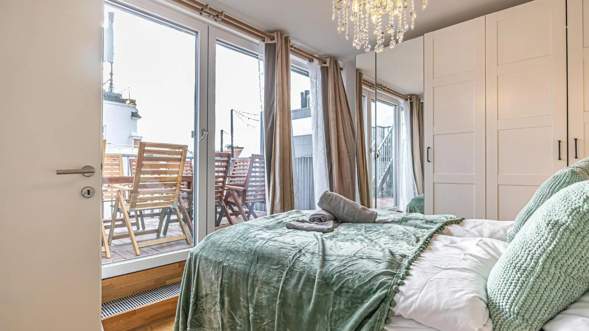 Luxury Penthouse Panorama: Your Vienna Retreat 아파트 0*,  오스트리아